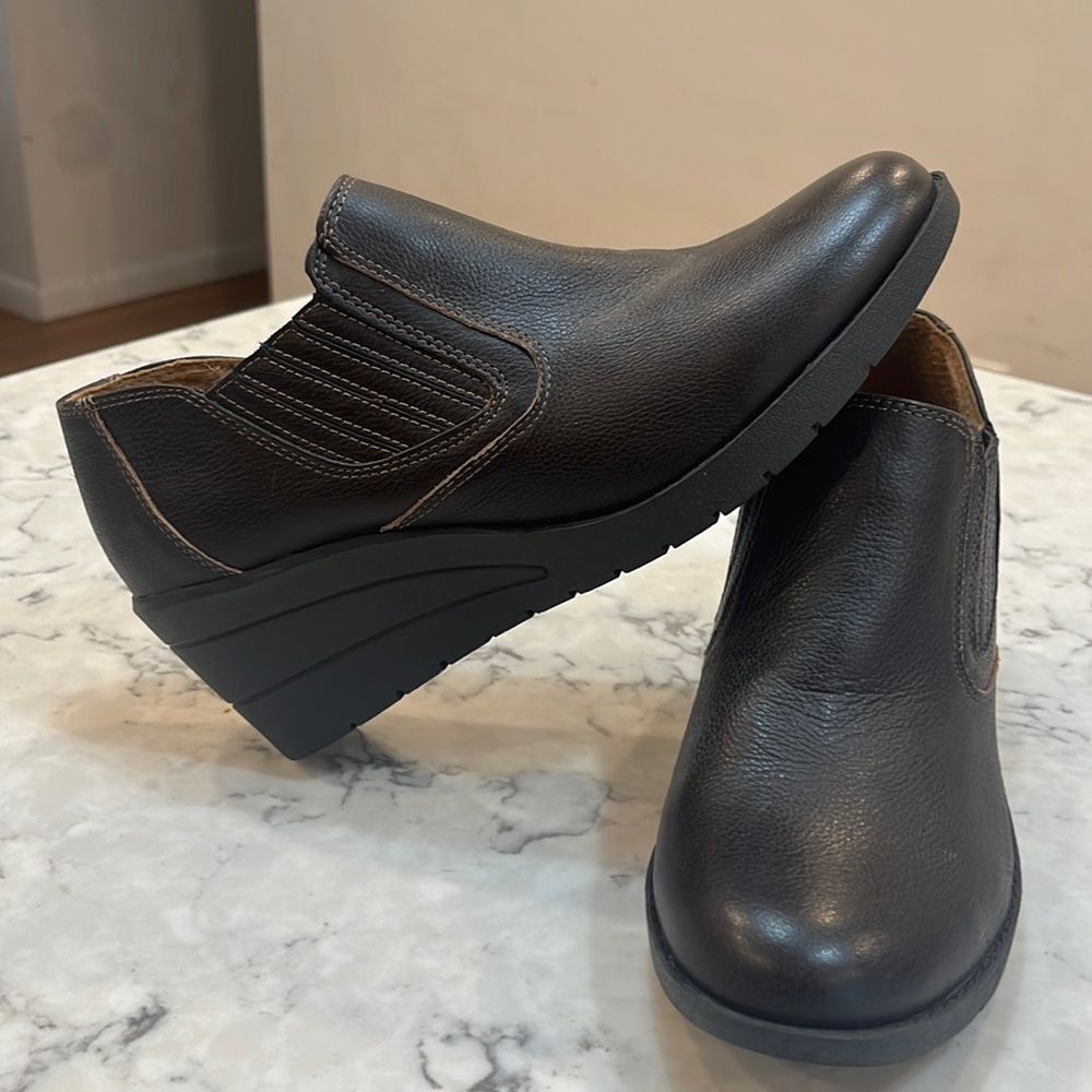 Thom McAn Size 10 Brown Leather Wedges Women’s Shoes